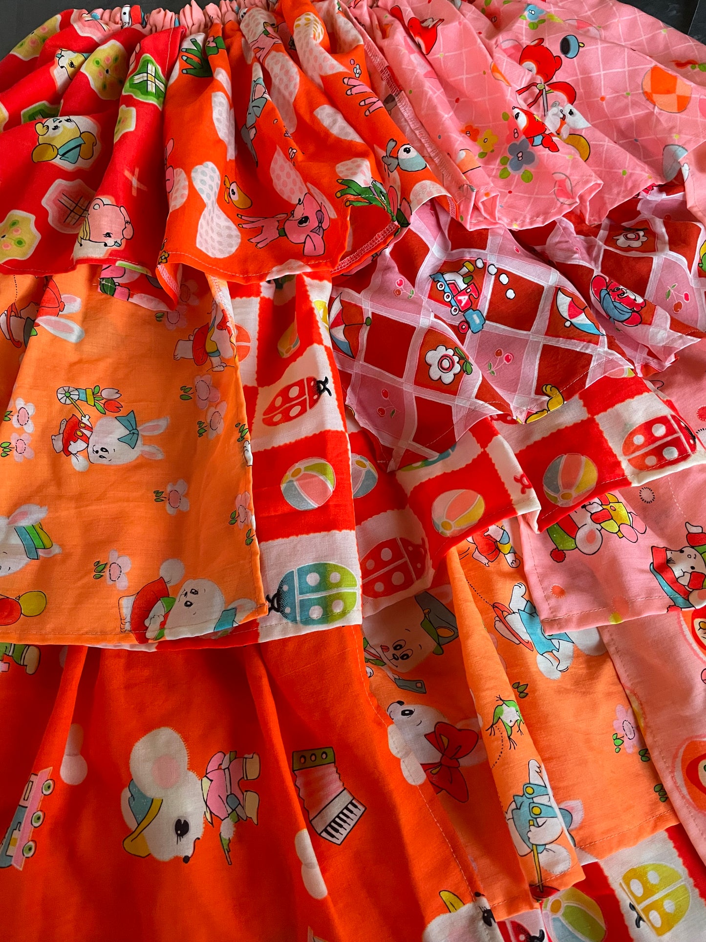 Retro animal patterned children's kimono upcycled ruffled skirt
レトロアニマルのフリルスカート