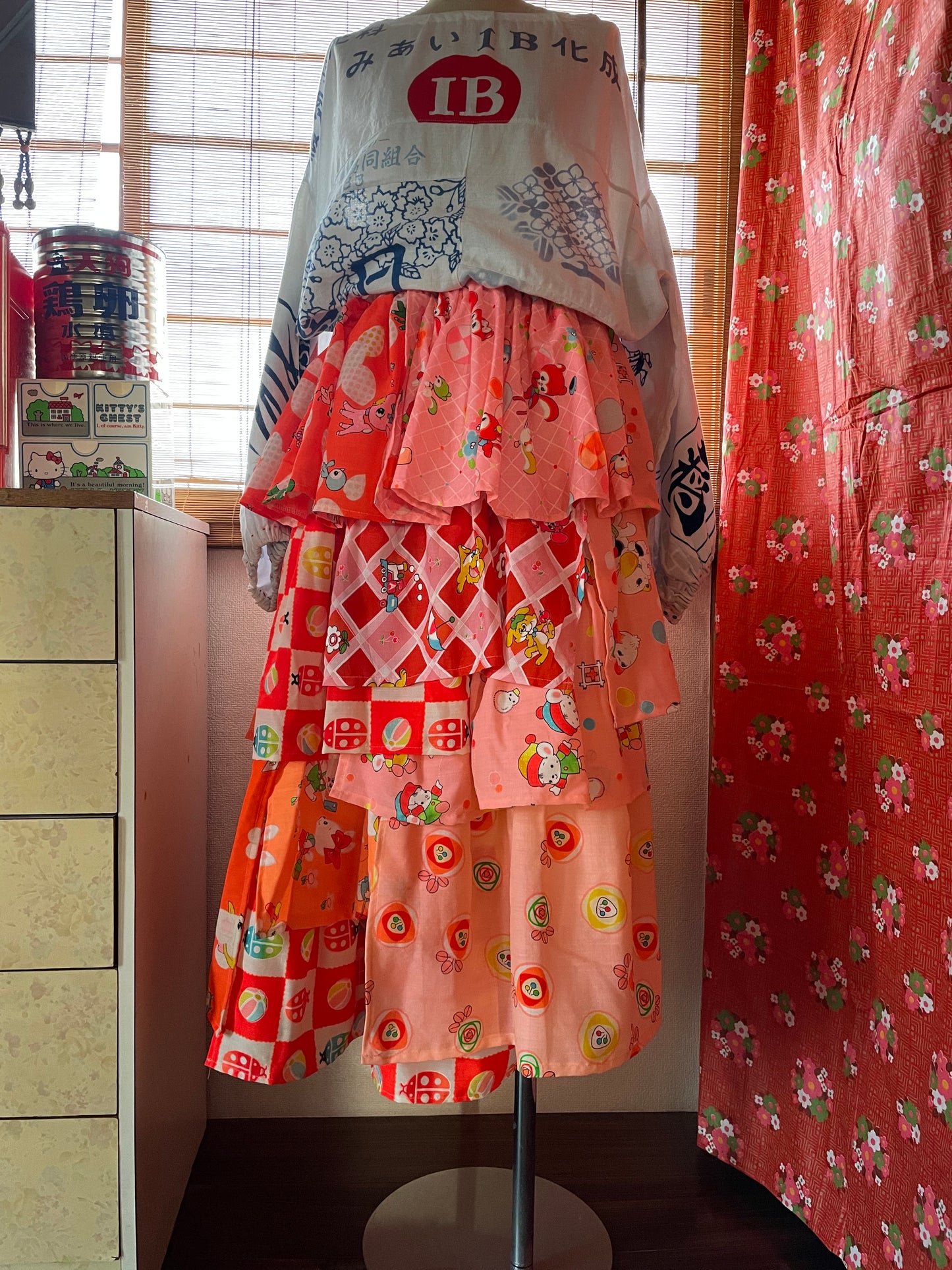 Retro animal patterned children's kimono upcycled ruffled skirt
レトロアニマルのフリルスカート