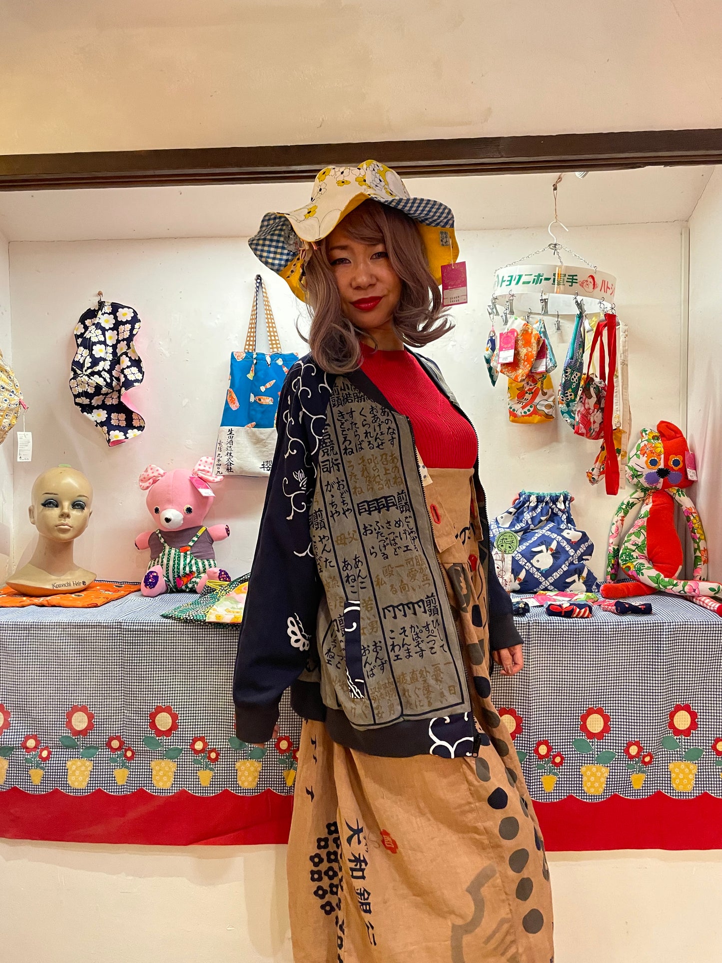 Reversible bomber jacket with advertising flags and hand towels
広告旗と手ぬぐいのリバーシブルジャンパー