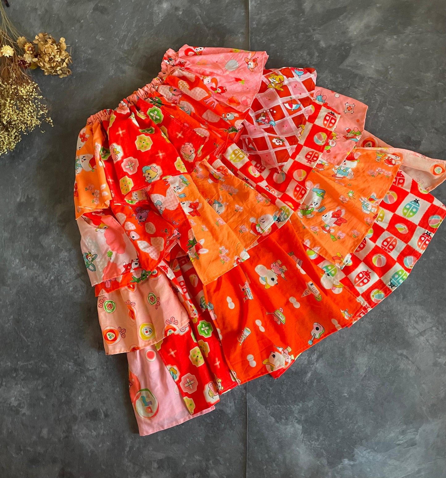 Retro animal patterned children's kimono upcycled ruffled skirt
レトロアニマルのフリルスカート
