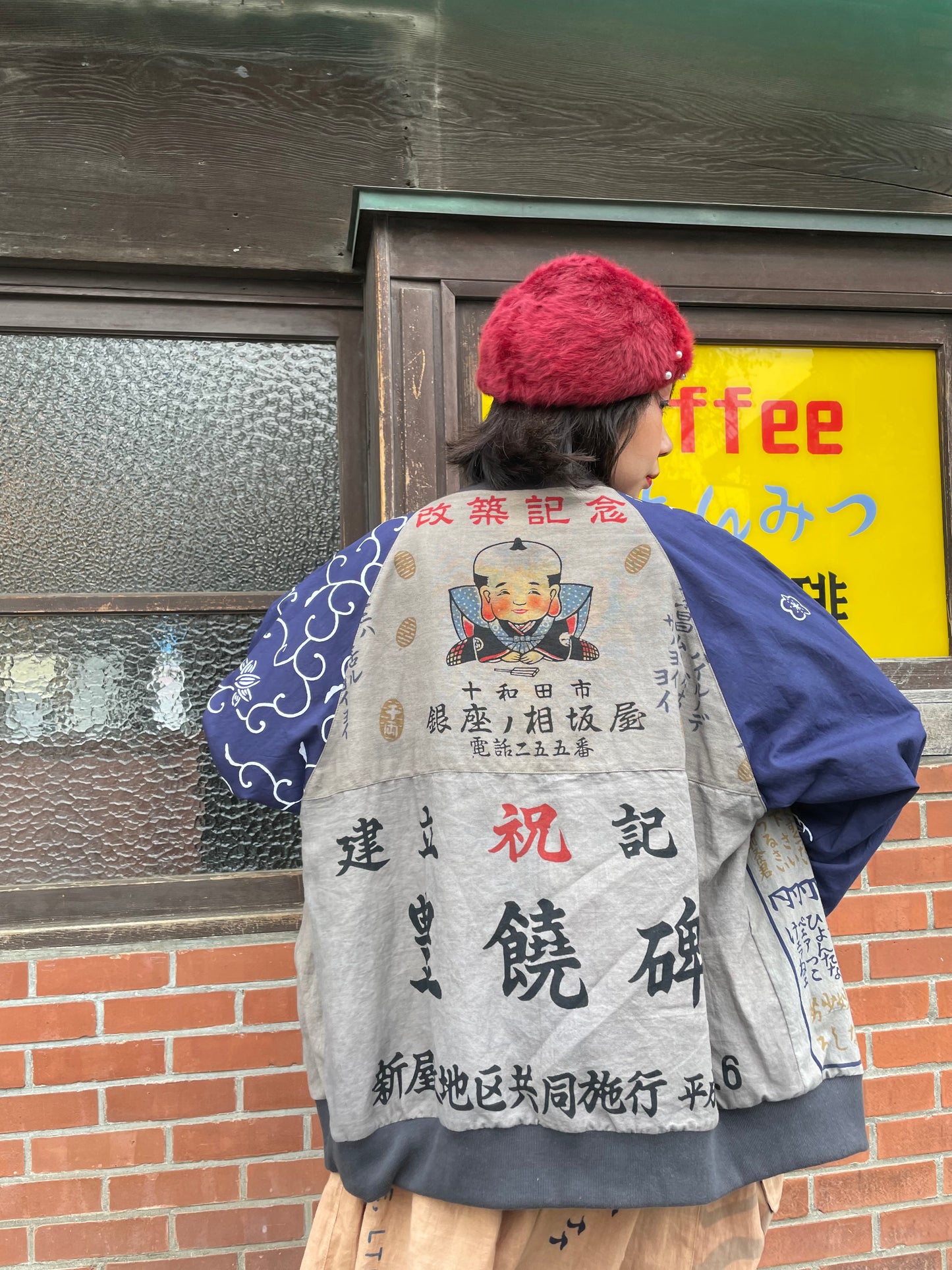 Reversible bomber jacket with advertising flags and hand towels
広告旗と手ぬぐいのリバーシブルジャンパー