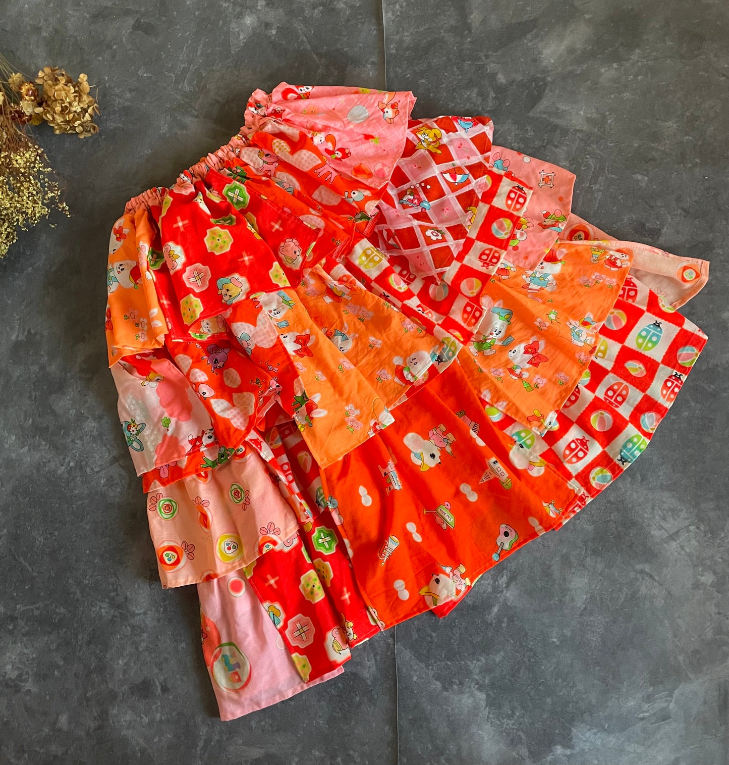 Retro animal patterned children's kimono upcycled ruffled skirt
レトロアニマルのフリルスカート