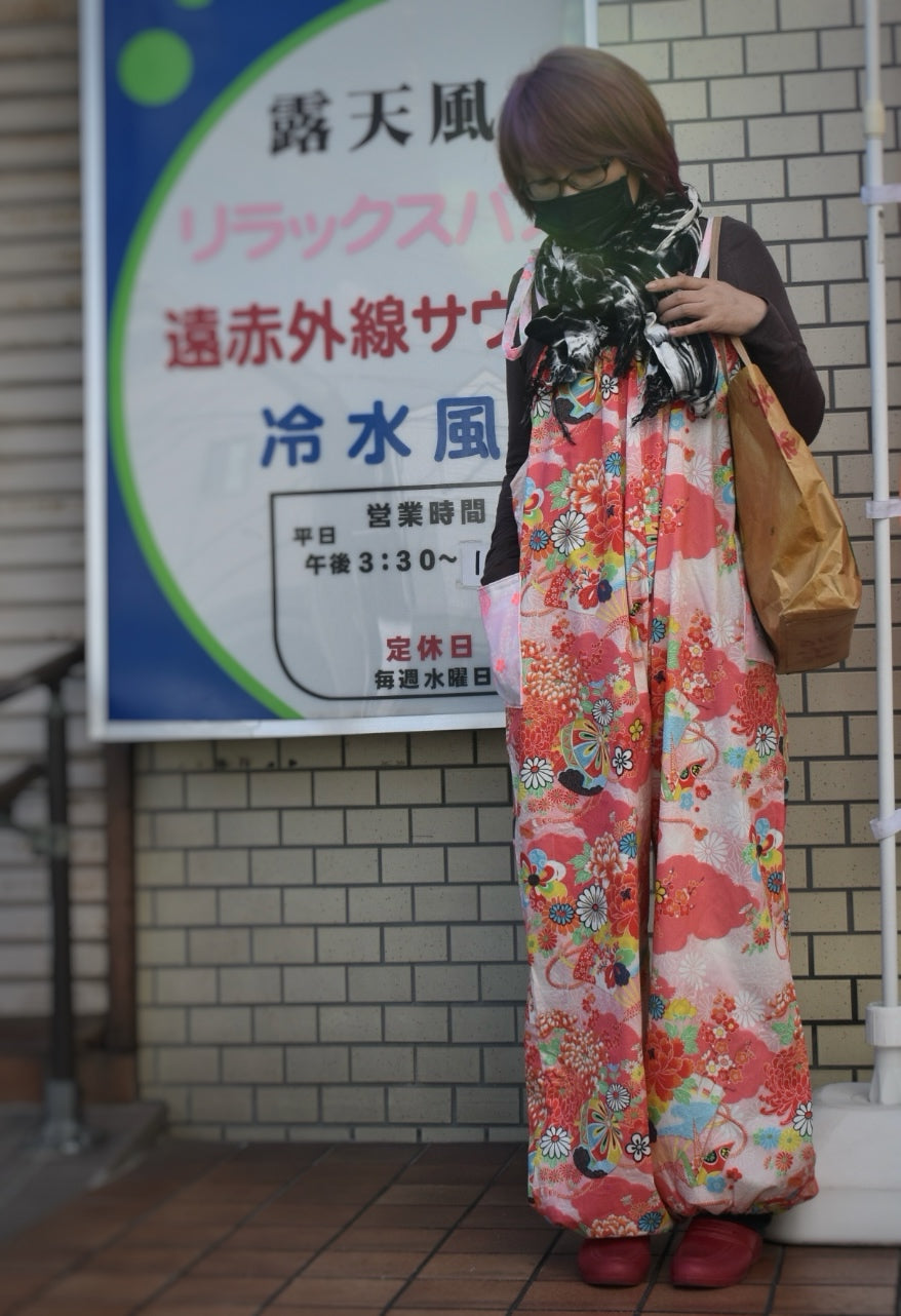 女の子着物柄のサロペットパンツ