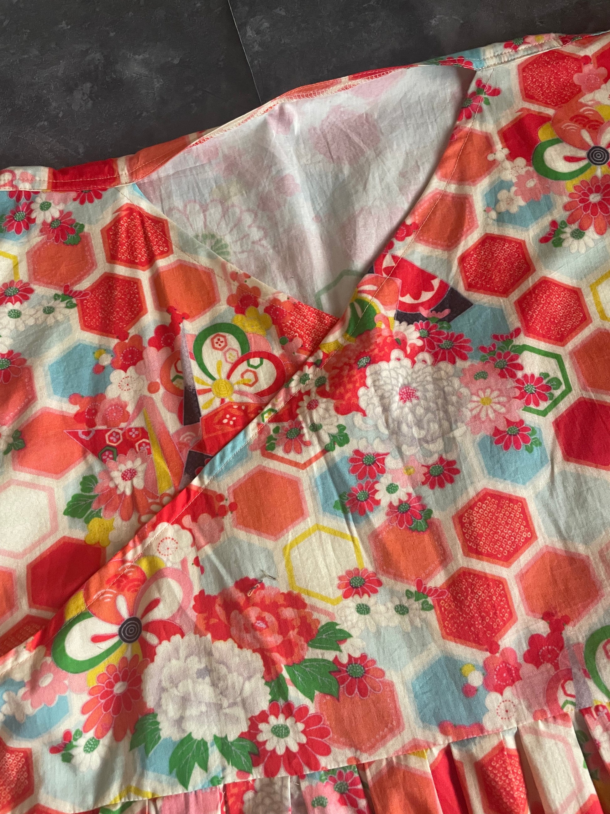 Kimono dresses with classic or floral patterns suitable for everyday wear for unique young people.