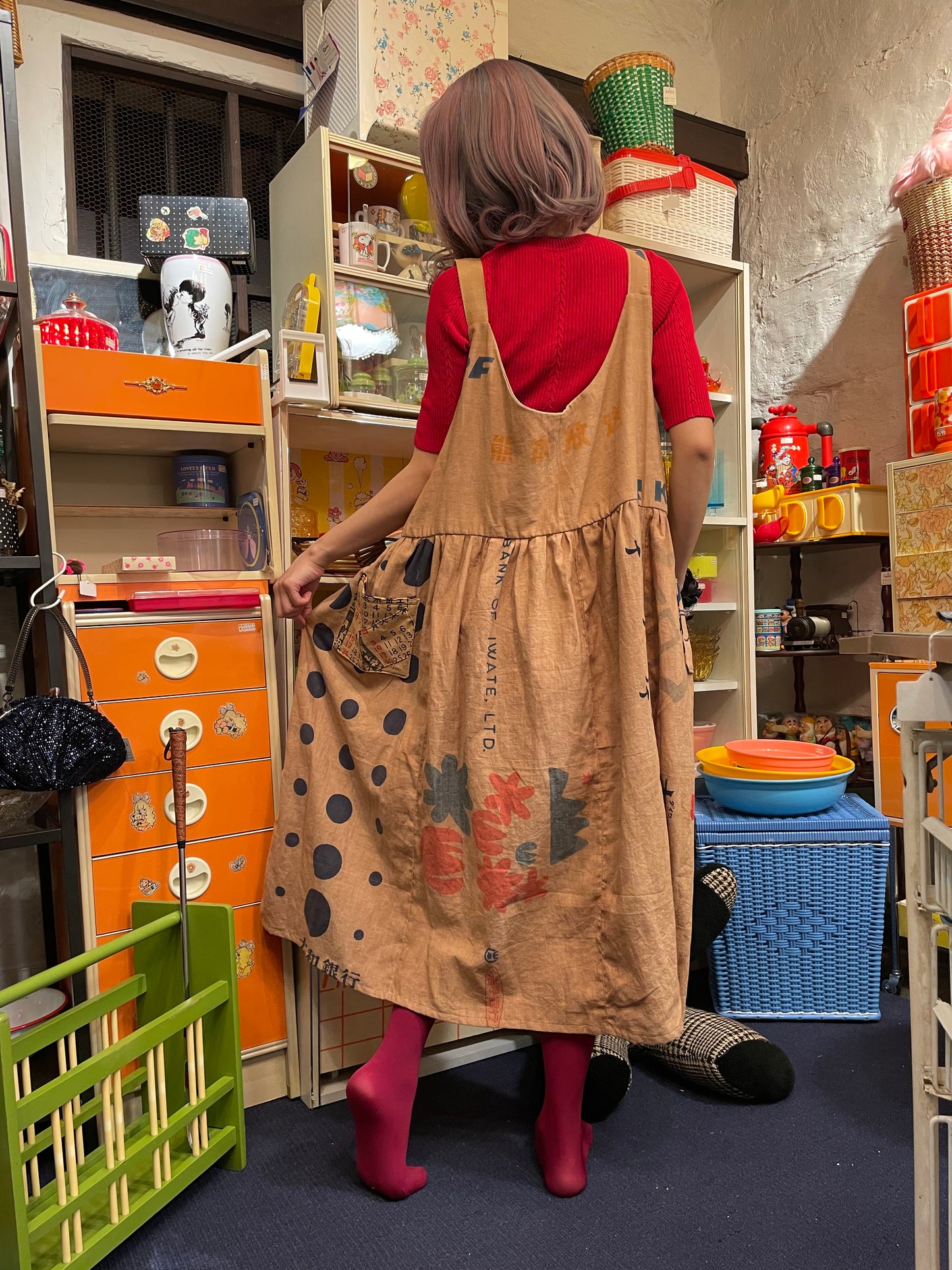 Kakishibu-dyed tenugui apron dress 柿渋染め手ぬぐいのエプロンワンピース